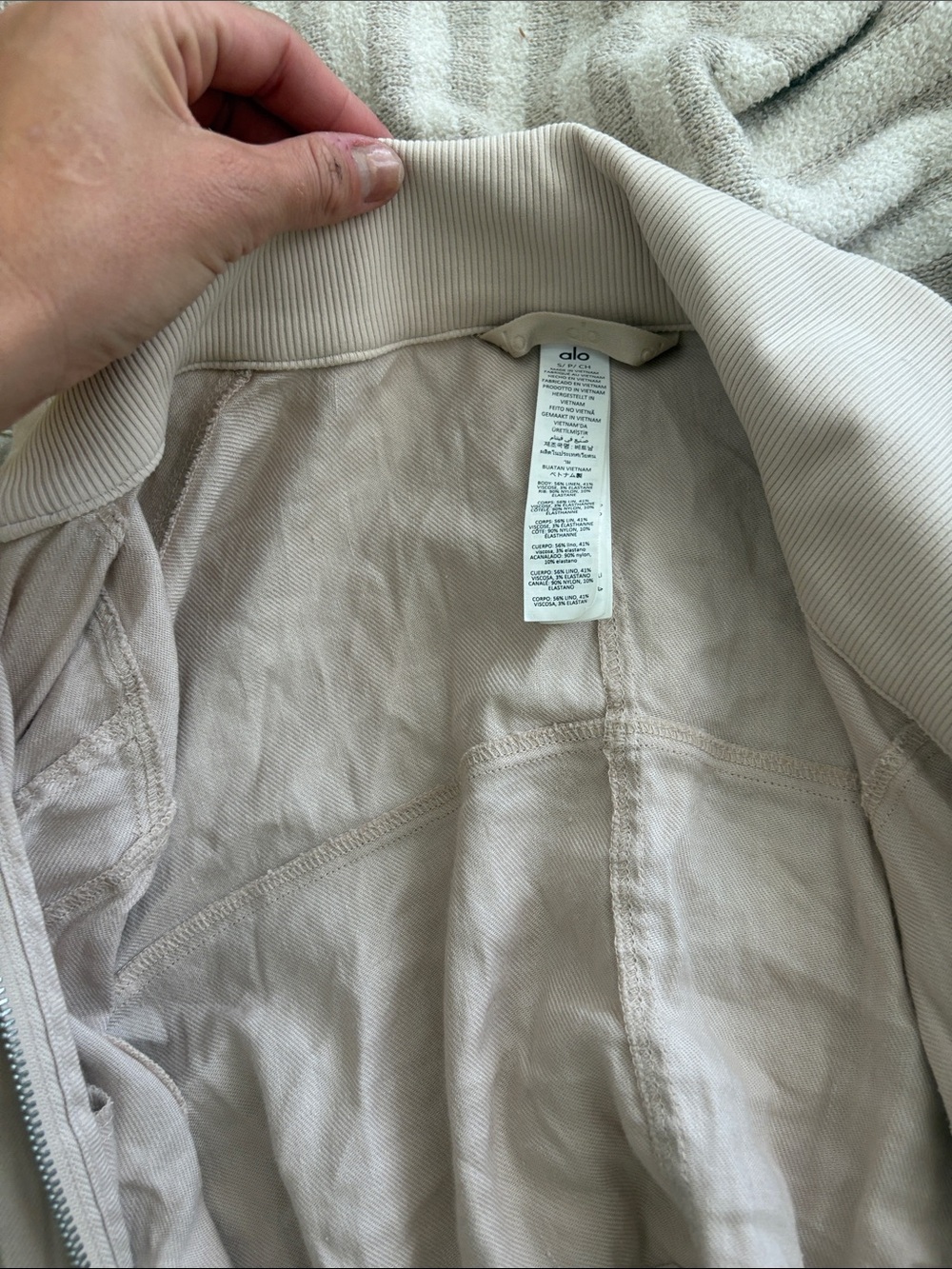 ALO Yoga Pale Blush Lightweight Zip Jacket
